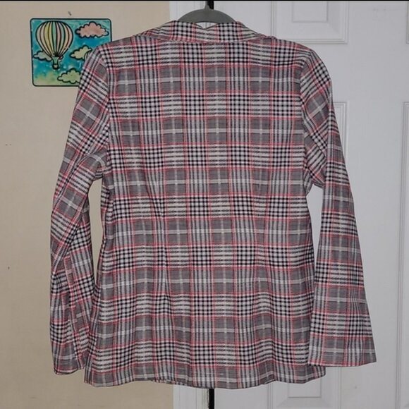 Blazer - Picture 3 of 6